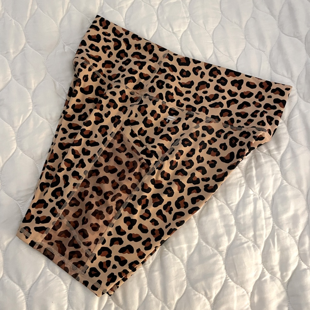 Fabletics Leopard Bike Shorts - Sz L, GUC